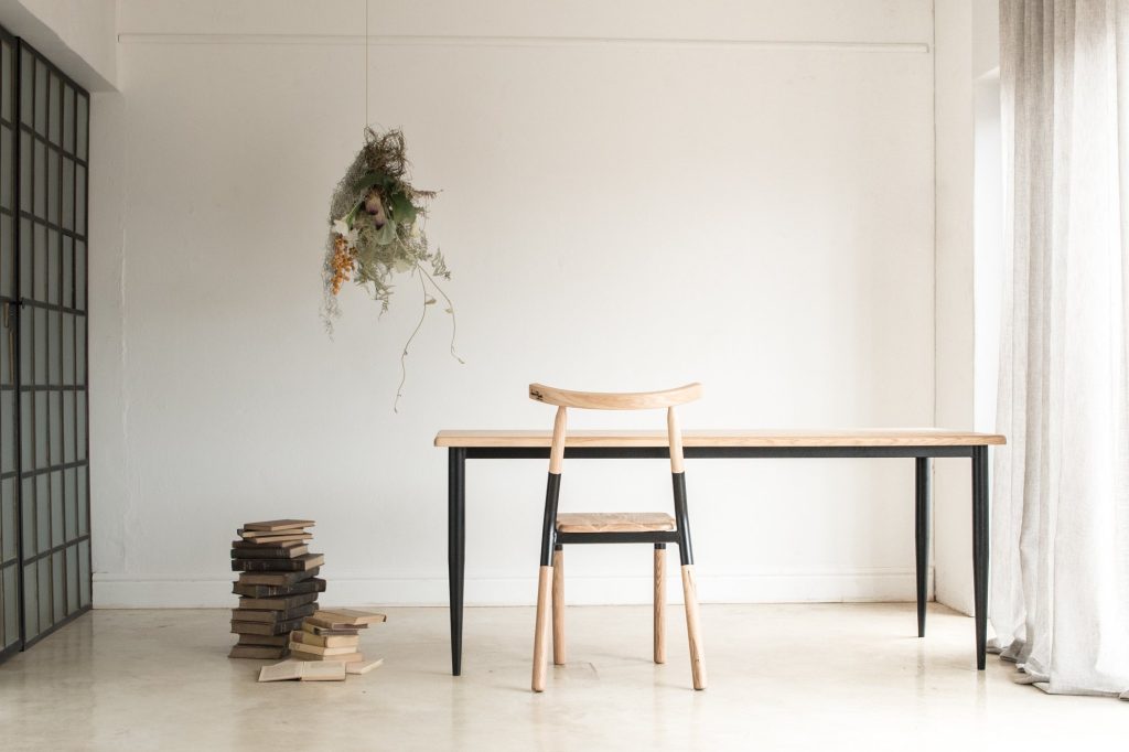 Read more about the article GET COZY AROUND OUR NEW PARETO TABLE THIS FALL